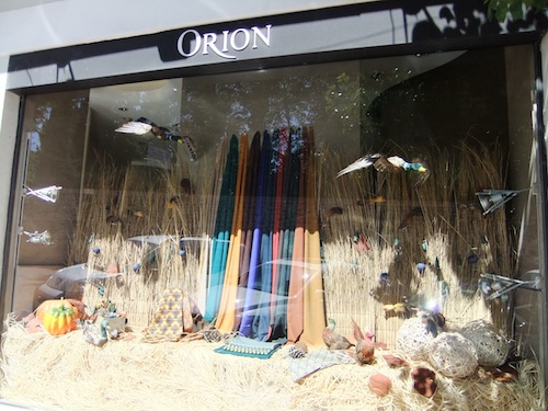 Orion Tekstil | display with birds Orion Tekstil in Istanbul