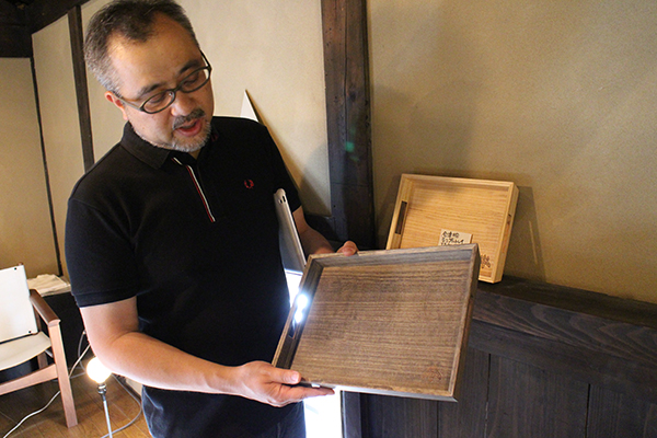 Fuki Urushi, wipe-lacquering of trays made by paulownia wood